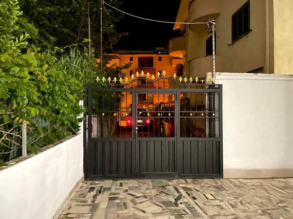 Lumturi Resident Apartment ดูร์เรส ภายนอก รูปภาพ
